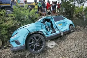 3 Fakta Kecelakaan Taksi Hijau Tertabrak Kereta di Bekasi, Ada Kesalahan Fatal Sopir 8 3 Fakta Kecelakaan Taksi Hijau Tertabrak Kereta di Bekasi, Ada Kesalahan Fatal Sopir