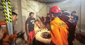 Warga Kragilan Terjatuh ke Sumur, Basarnas Banten dan Damkar Lakukan Evakuasi Darurat