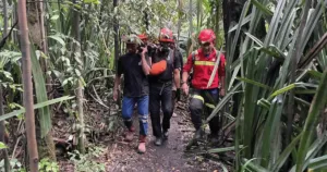 Tragis! 2 Bule Korban Erupsi Gunung Dukono Ditemukan Tewas Tertimbun Pasir Vulkanik 8 Tragis! 2 Bule Korban Erupsi Gunung Dukono Ditemukan Tewas Tertimbun Pasir Vulkanik