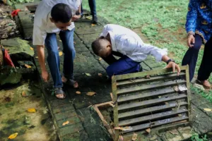 Tinjau Lokasi Banjir di Bogor, Jenal Mutaqin Buka Penutup Saluran Air 5 Tinjau Lokasi Banjir di Bogor, Jenal Mutaqin Buka Penutup Saluran Air