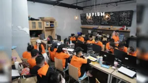 320 WNA Terduga Sindikat Judi Online Ditangkap Kepolisian, Dirjen Imigrasi Bantah Kecolongan