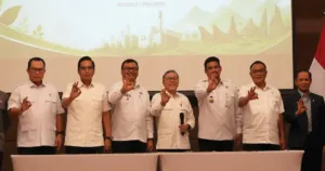Zulhas Gaspol! Sampah Darurat Diubah Jadi Listrik dan Minyak