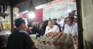 Mendag dan Zulhas Sidak Pasar Palmerah, Harga MINYAKITA di Jawa-Sumatera Stabil