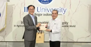 IPB dan Korea Selatan Siapkan Stasiun Pengisian Motor Listrik Berbasis Agrivoltaik 1 IPB dan Korea Selatan Siapkan Stasiun Pengisian Motor Listrik Berbasis Agrivoltaik