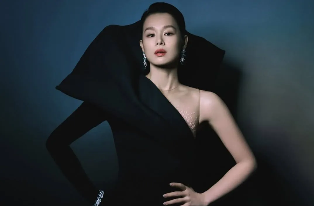 Myolie Wu Curi Perhatian Saat Liburan Keluarga, Dipuji Tetap Cantik Alami Tanpa Riasan 1 Myolie Wu Curi Perhatian Saat Liburan Keluarga, Dipuji Tetap Cantik Alami Tanpa Riasan