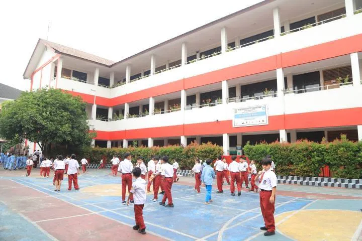 Tak Lolos SD Negeri? Pemkot Tangerang Siapkan Sekolah Swasta Gratis untuk Ribuan Siswa 1 Tak Lolos SD Negeri? Pemkot Tangerang Siapkan Sekolah Swasta Gratis untuk Ribuan Siswa
