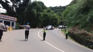 Hindari Macet di Puncak, Pengendara Disarankan Lewat Jonggol dan Sukabumi 3 Hindari Macet di Puncak, Pengendara Disarankan Lewat Jonggol dan Sukabumi