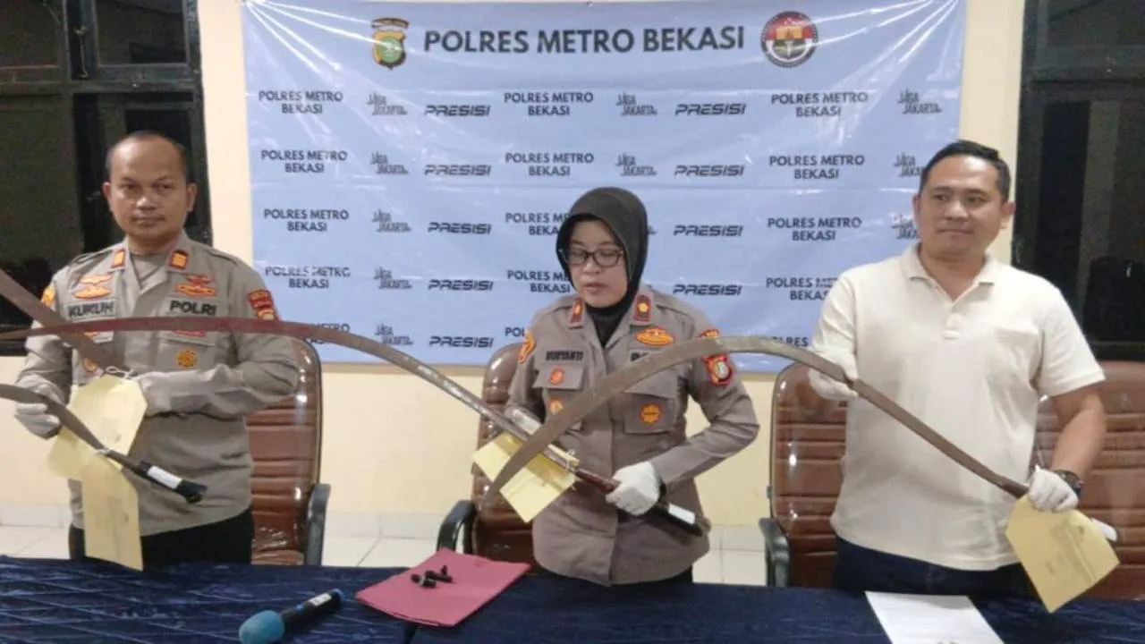 Kurang dari 24 Jam, Polisi Ringkus 3 Pelaku Tawuran yang Tewaskan Pelajar SMP di Tambun 1 Kurang dari 24 Jam, Polisi Ringkus 3 Pelaku Tawuran yang Tewaskan Pelajar SMP di Tambun