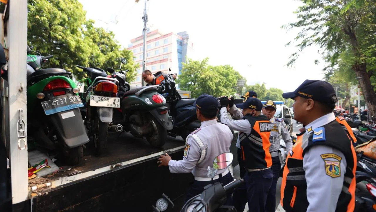 Pemprov DKI Sikat Parkir Liar dan Jukir Ilegal di 15 Titik Rawan 1 Pemprov DKI Sikat Parkir Liar dan Jukir Ilegal di 15 Titik Rawan