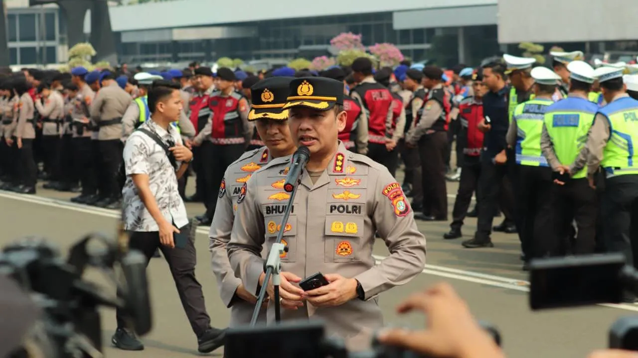 Terbongkar! Pria yang Diduga Menyusup ke Demo Mahasiswa di DPR Jadi Tersangka 1 Terbongkar! Pria yang Diduga Menyusup ke Demo Mahasiswa di DPR Jadi Tersangka