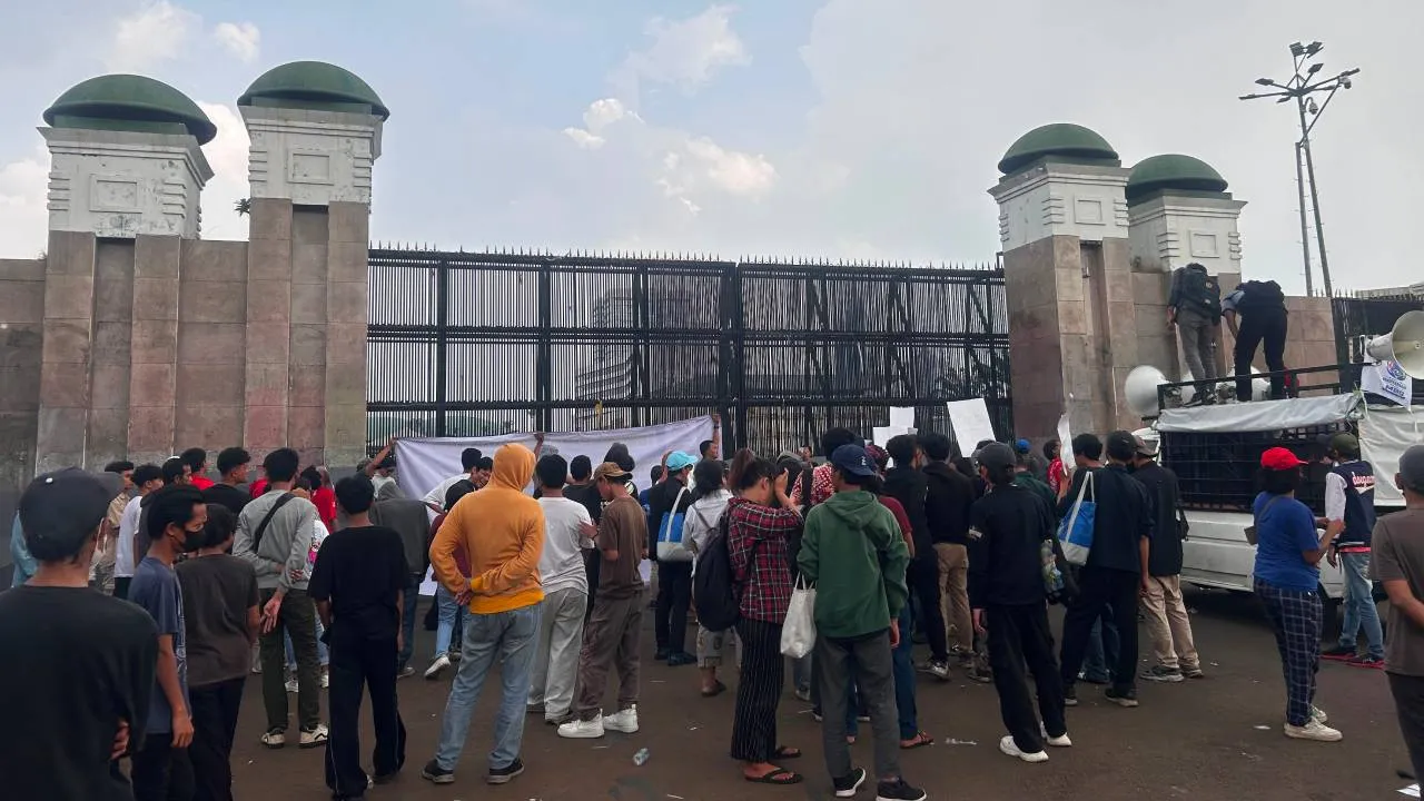 Koalisi Masyarakat Peduli MBG Desak Audit Total BGN, Nanik S Deyang Jadi Sasaran Tuntutan 1 Koalisi Masyarakat Peduli MBG Desak Audit Total BGN, Nanik S Deyang Jadi Sasaran Tuntutan
