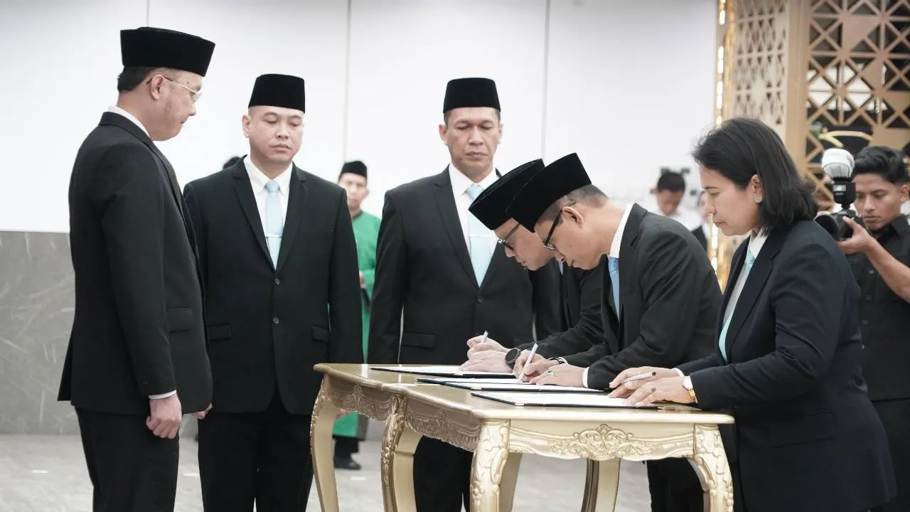 Lantik Pejabat Baru, Hendarsam: Jadikan Kasus Dugaan Pemerasan WNA Momentum Bersih-Bersih Internal 1 Lantik Pejabat Baru, Hendarsam: Jadikan Kasus Dugaan Pemerasan WNA Momentum Bersih-Bersih Internal