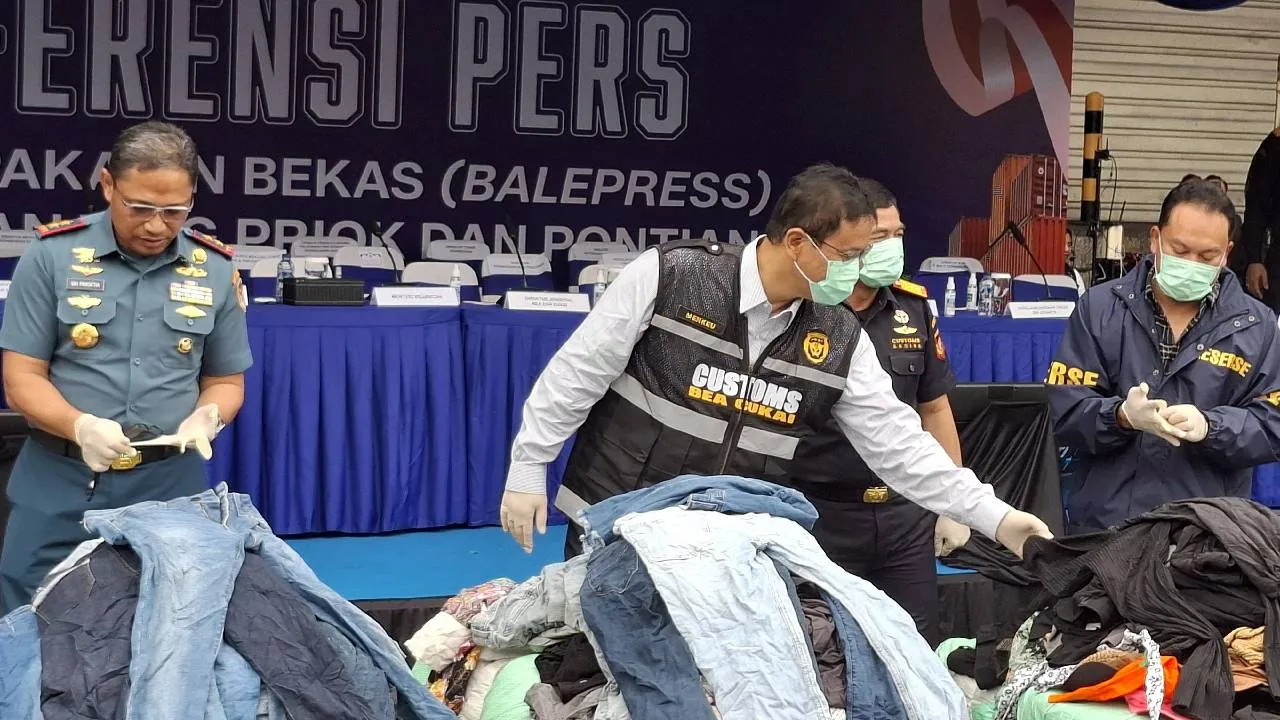 Tiga Kali Sidak Tanjung Priok, Purbaya Gencar Bongkar Kontainer Bermasalah dan Impor Ilegal 1 Tiga Kali Sidak Tanjung Priok, Purbaya Gencar Bongkar Kontainer Bermasalah dan Impor Ilegal