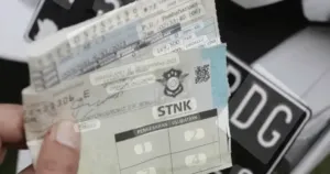 Jangan Sampai Tertipu! Begini Cara Mudah Bedakan STNK Asli dan Palsu Saat Beli Kendaraan Bekas 8 Jangan Sampai Tertipu! Begini Cara Mudah Bedakan STNK Asli dan Palsu Saat Beli Kendaraan Bekas
