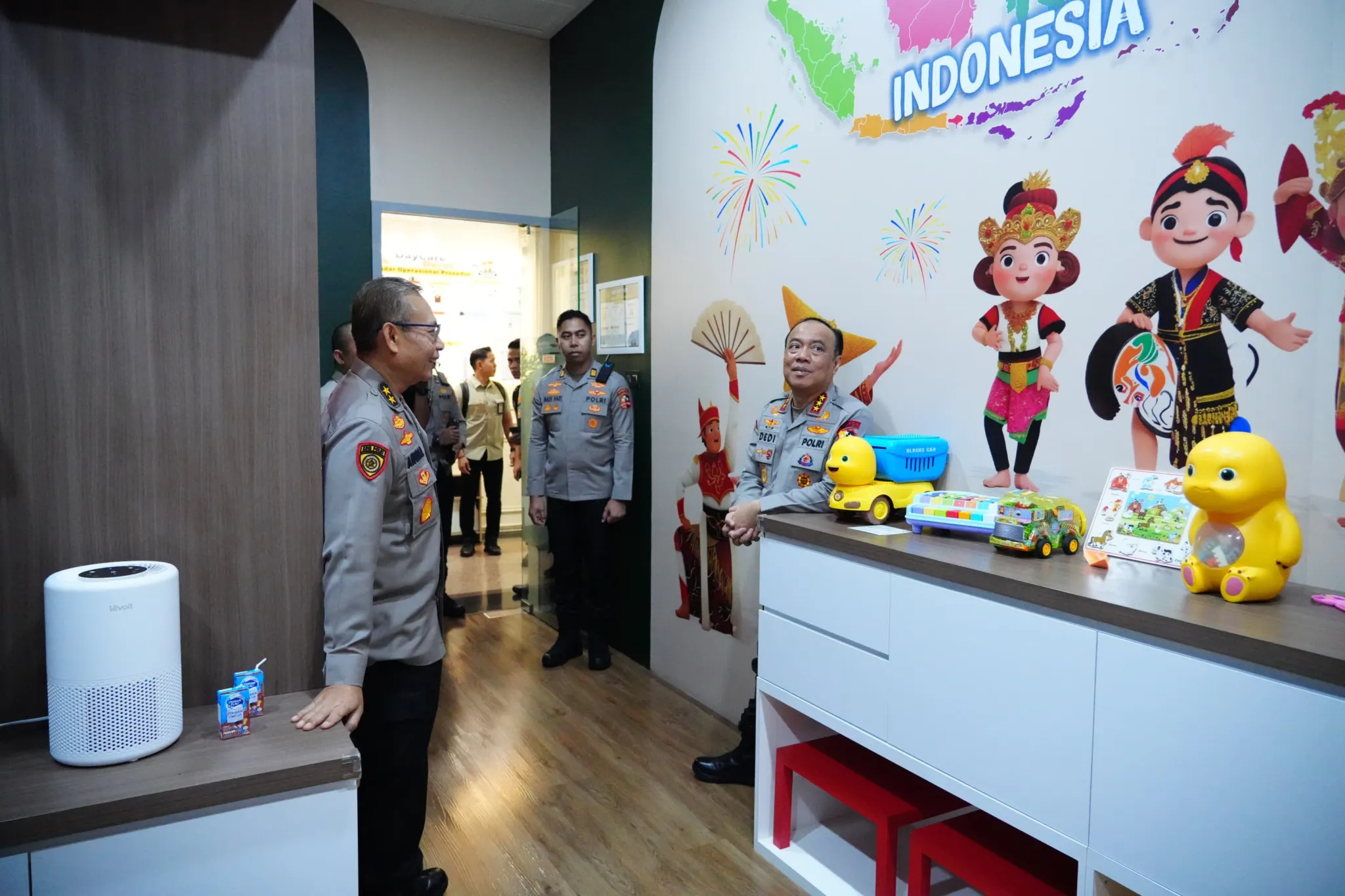 Ada CCTV Real-Time dan Pengasuh Terlatih, Daycare SSDM Polri Diresmikan sebagai Fasilitas Ramah Keluarga 1 Ada CCTV Real-Time dan Pengasuh Terlatih, Daycare SSDM Polri Diresmikan sebagai Fasilitas Ramah Keluarga