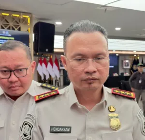 Buka Kanal Aduan, Dirjen Imigrasi: Pemohon Diminta Laporkan Dugaan Pemerasan 3 Buka Kanal Aduan, Dirjen Imigrasi: Pemohon Diminta Laporkan Dugaan Pemerasan