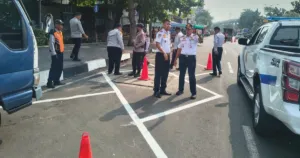 Kurangi Kemacetan, Pemkot Jaktim Terapkan Parkir Resmi di Jalan Mayjen Sutoyo 3 Kurangi Kemacetan, Pemkot Jaktim Terapkan Parkir Resmi di Jalan Mayjen Sutoyo