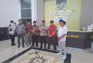 Buronan Dikejar Tanpa Henti, Kejati Sumbar Pastikan Tak Ada yang Lolos dari Eksekusi 8 Buronan Dikejar Tanpa Henti, Kejati Sumbar Pastikan Tak Ada yang Lolos dari Eksekusi