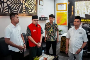 Operasi Senyap Berbuah Hasil, Notaris Buron Akhirnya Dieksekusi Kejati Sumbar 9 Operasi Senyap Berbuah Hasil, Notaris Buron Akhirnya Dieksekusi Kejati Sumbar