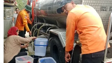 Musim Kemarau, Ratusan Warga Parakan Muncang Kesulitan Air Bersih 1 Musim Kemarau, Ratusan Warga Parakan Muncang Kesulitan Air Bersih