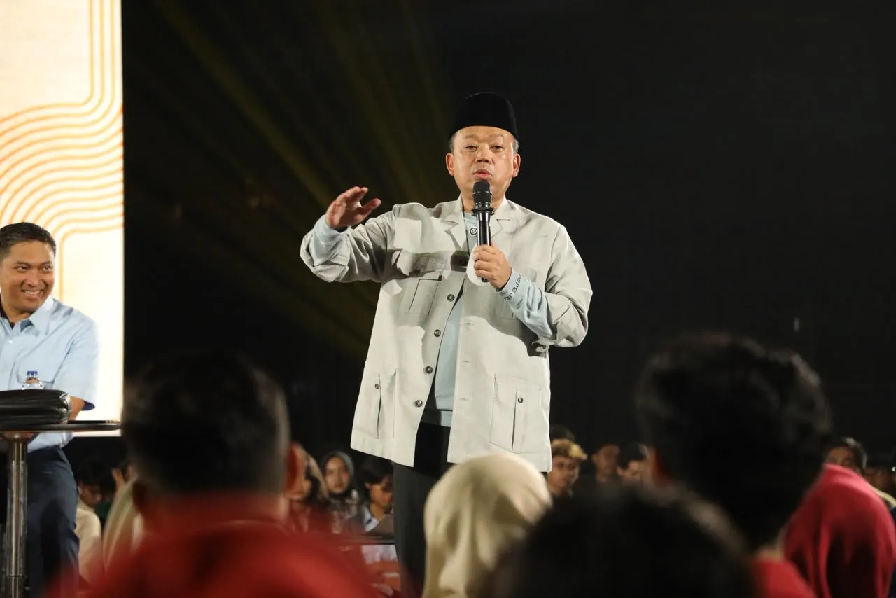 Nusron Wahid di UGM: Pejabat yang Antikritik Tak Layak Layani Publik 1 Nusron Wahid di UGM: Pejabat yang Antikritik Tak Layak Layani Publik