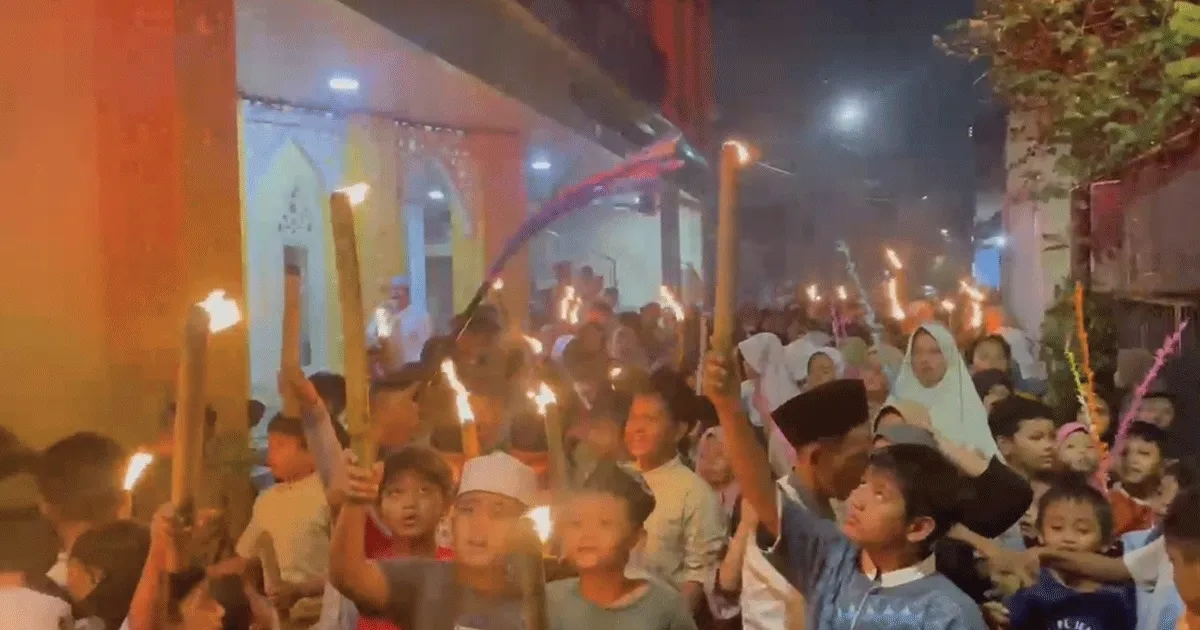 Semarak Tahun Baru Islam, Lebih dari 500 Warga Joglo Meriahkan Pawai Obor 1 Semarak Tahun Baru Islam, Lebih dari 500 Warga Joglo Meriahkan Pawai Obor