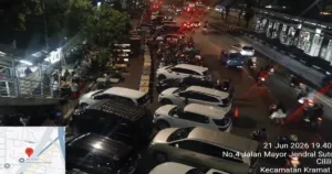 Badan Jalan Dipakai Pedagang, Warga Pertanyakan Ketegasan Penertiban di Mayjen Sutoyo 6 Badan Jalan Dipakai Pedagang, Warga Pertanyakan Ketegasan Penertiban di Mayjen Sutoyo
