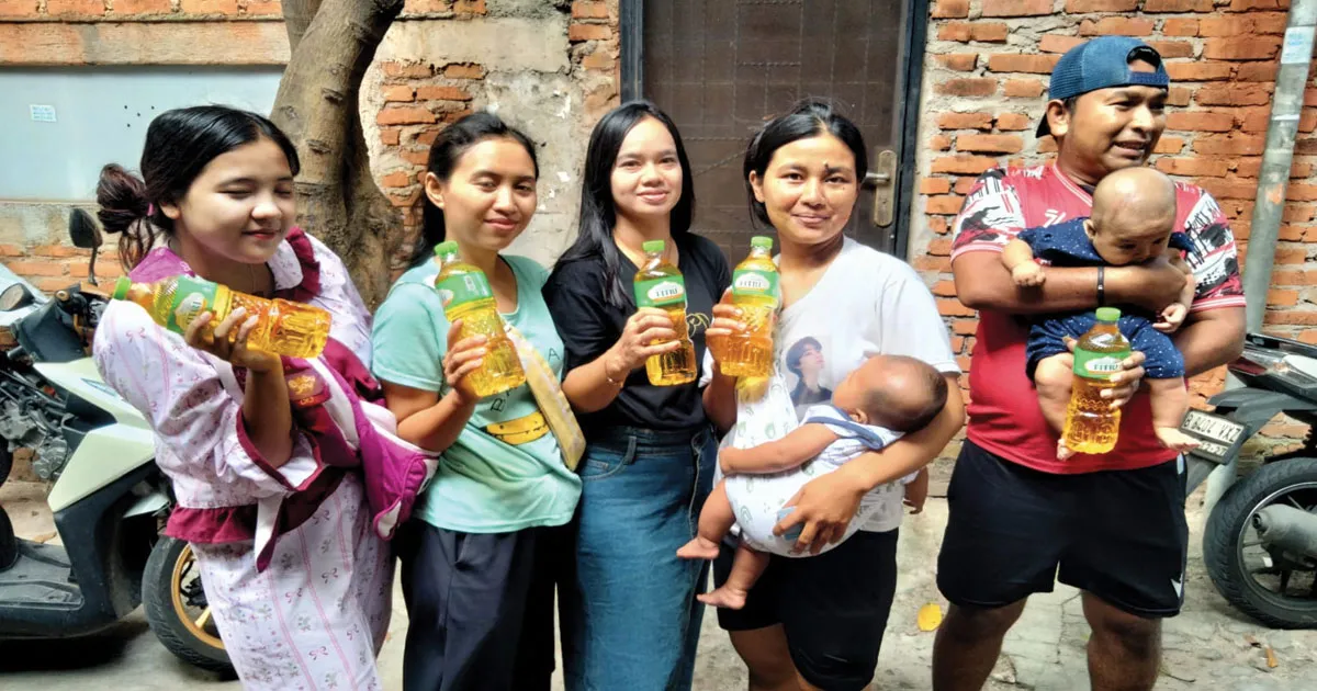 Pegadaian CPS Pondok Aren Gelar Pengobatan Gratis dan Bagikan Minyak Goreng untuk Ratusan Warga 1 Pegadaian CPS Pondok Aren Gelar Pengobatan Gratis dan Bagikan Minyak Goreng untuk Ratusan Warga