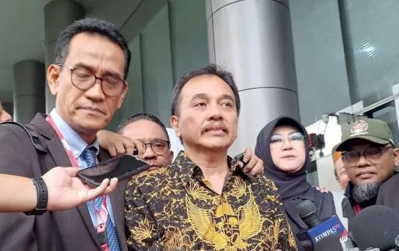 Kasus Ijazah Jokowi Masuk Babak Sidang, 714 Barang Bukti Siap Dibedah di Pengadilan 1 Kasus Ijazah Jokowi Masuk Babak Sidang, 714 Barang Bukti Siap Dibedah di Pengadilan