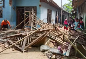 Rumah Janda di Lebak Ambruk, Warga Bilang Tak Pernah Dapat Perhatian dari Pemerintah