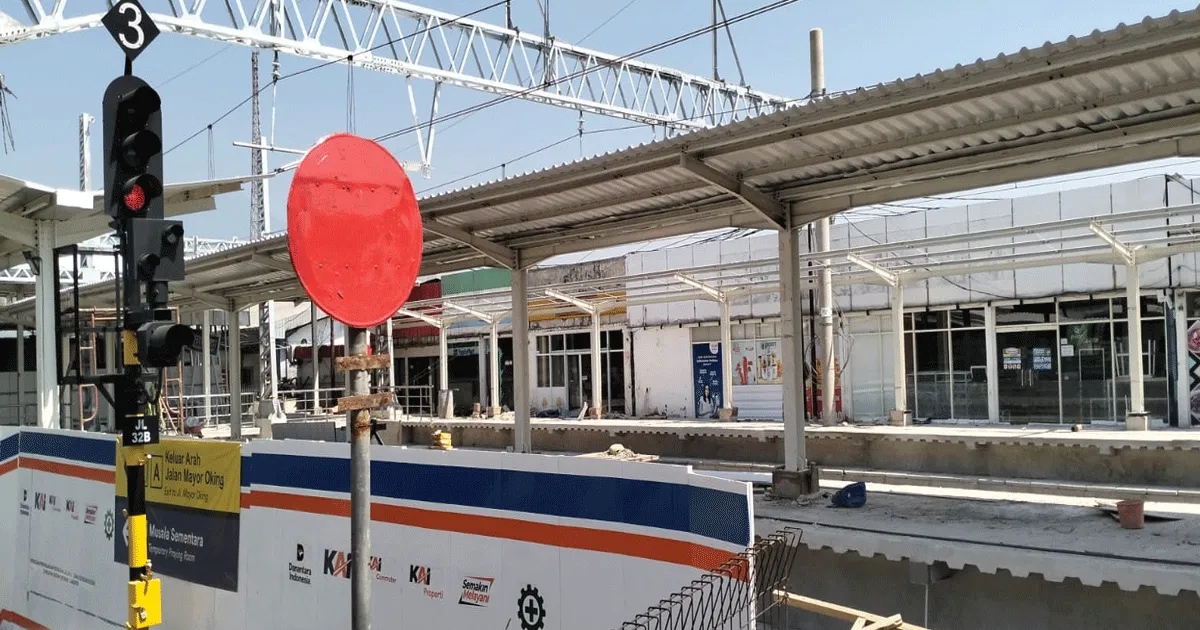 KAI Properti Perpanjang Peron Stasiun Bogor untuk Dukung Operasional KRL 12 Kereta 1 KAI Properti Perpanjang Peron Stasiun Bogor untuk Dukung Operasional KRL 12 Kereta