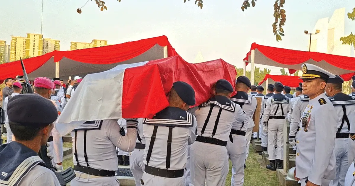 TNI AL Lepas Laksamana Achmad Sutjipto, KSAL: Indonesia Kehilangan Putra Terbaik Bangsa 1 TNI AL Lepas Laksamana Achmad Sutjipto, KSAL: Indonesia Kehilangan Putra Terbaik Bangsa