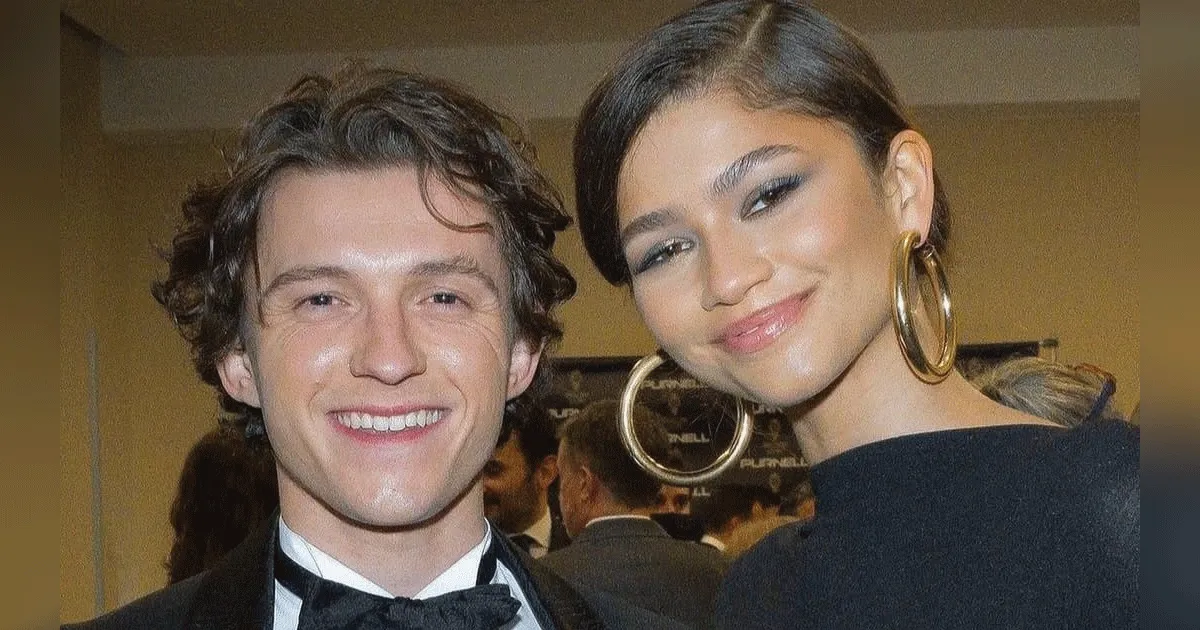 Zendaya Pamerkan Cincin Pernikahan Setelah Tom Holland Konfirmasi Pernikahan Mereka 1 Zendaya Pamerkan Cincin Pernikahan Setelah Tom Holland Konfirmasi Pernikahan Mereka