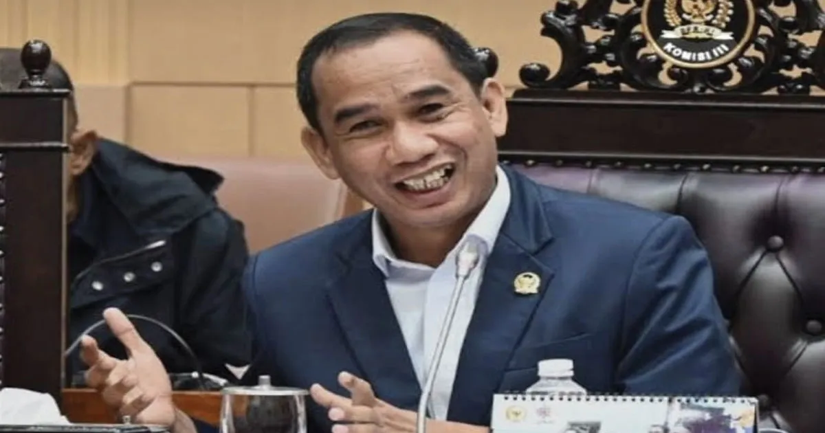 DPR Bantah Klaim Hotman Paris, Tak Ada Aturan Penetapan Febrie Tersangka Harus Izin Presiden 1 DPR Bantah Klaim Hotman Paris, Tak Ada Aturan Penetapan Febrie Tersangka Harus Izin Presiden
