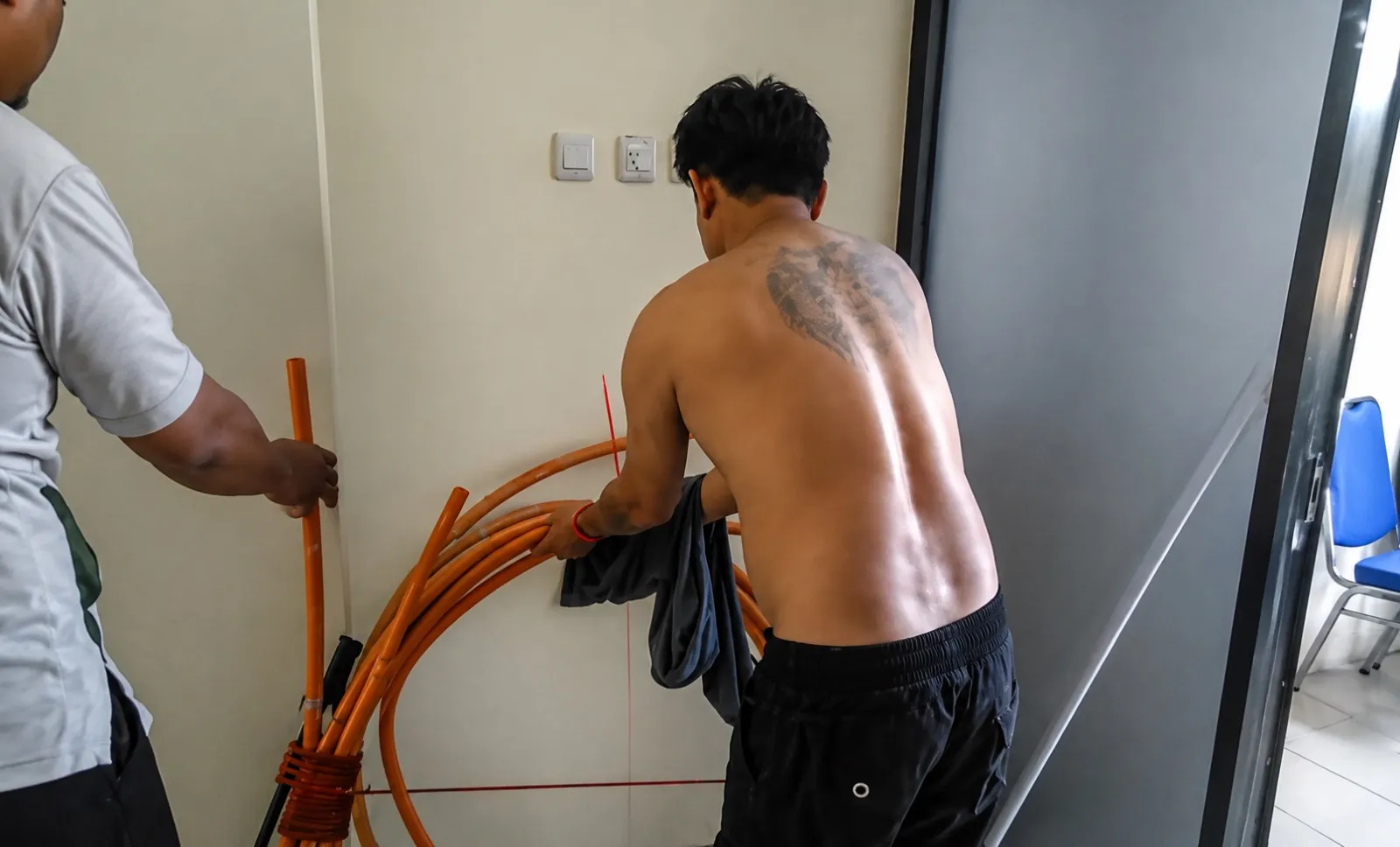 Nekat Gasak Kabel Rp143 Juta di Cikarang, Duo Maling Bertato Ini Kena Batunya 1 Nekat Gasak Kabel Rp143 Juta di Cikarang, Duo Maling Bertato Ini Kena Batunya