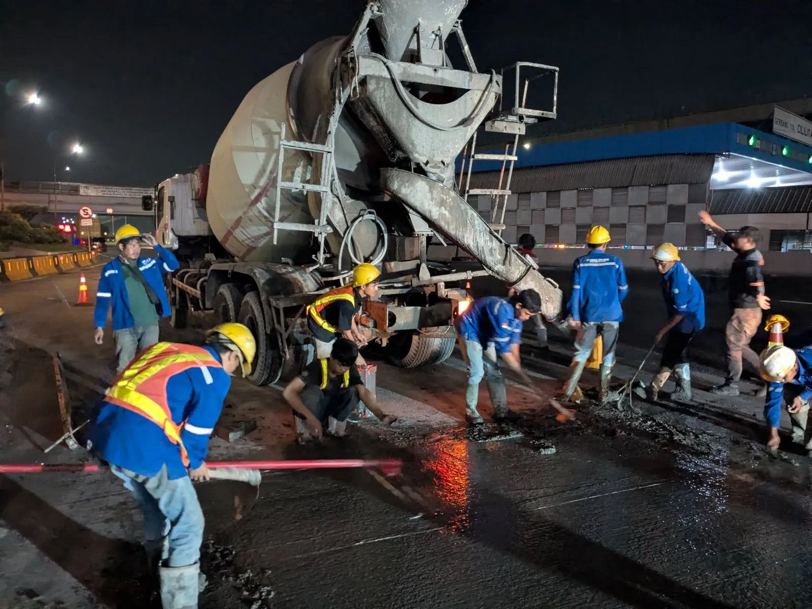 Awas Macet! Gerbang Tol Tomang Ditutup Mulai 24 Juli 2026, Ini Jalur Alternatifnya 1 Awas Macet! Gerbang Tol Tomang Ditutup Mulai 24 Juli 2026, Ini Jalur Alternatifnya