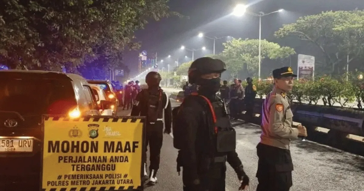Jalan Benyamin Sueb Jadi Sasaran Operasi Gabungan Polda Metro Jaya, Tiga Pemuda Diamankan 1 Jalan Benyamin Sueb Jadi Sasaran Operasi Gabungan Polda Metro Jaya, Tiga Pemuda Diamankan