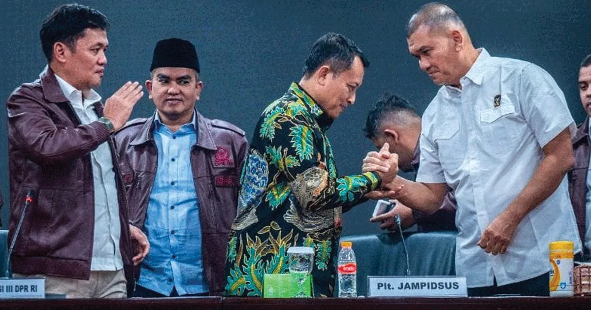 Pakar Soroti Pengalihan Kasus Dugaan Korupsi Eks Pejabat Kejagung, Sebut Langkah Polisi Sulit Diterima Akal Sehat 1 Pakar Soroti Pengalihan Kasus Dugaan Korupsi Eks Pejabat Kejagung, Sebut Langkah Polisi Sulit Diterima Akal Sehat
