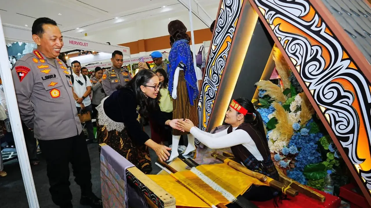 Kapolri Tinjau Bazar Kreasi Bhayangkari 2026, 727 Stan UMKM Siap Dongkrak Ekonomi Lokal 1 Kapolri Tinjau Bazar Kreasi Bhayangkari 2026, 727 Stan UMKM Siap Dongkrak Ekonomi Lokal