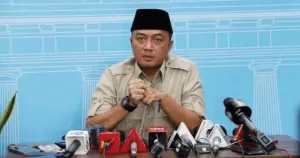 Mensesneg Tegaskan Kasus Febrie Tak Perlu Dikaitkan dengan Presiden Prabowo 3 Mensesneg Tegaskan Kasus Febrie Tak Perlu Dikaitkan dengan Presiden Prabowo