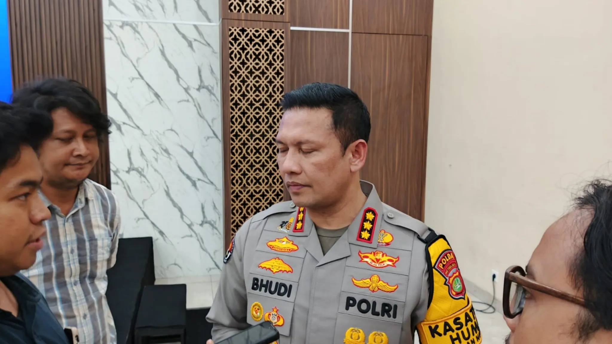 Polda Terima Laporan PWI Polisikan Hotman Paris soal 'Lu Punya Otak, Gak Sih?' 1 Polda Terima Laporan PWI Polisikan Hotman Paris soal ‘Lu Punya Otak, Gak Sih?’