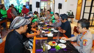 Bukan Sekadar Pengamanan Adat, Kapolri Sebut Pecalang Pilar Kamtibmas Bali 6 Bukan Sekadar Pengamanan Adat, Kapolri Sebut Pecalang Pilar Kamtibmas Bali