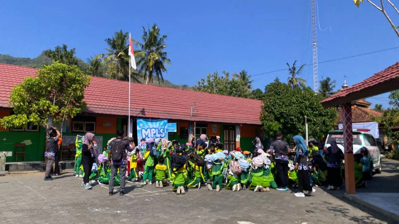 DMC Dompet Dhuafa Yogyakarta Latih 168 Warga SD Muhammadiyah Kalipakem I Hadapi Gempa Bumi 1 DMC Dompet Dhuafa Yogyakarta Latih 168 Warga SD Muhammadiyah Kalipakem I Hadapi Gempa Bumi