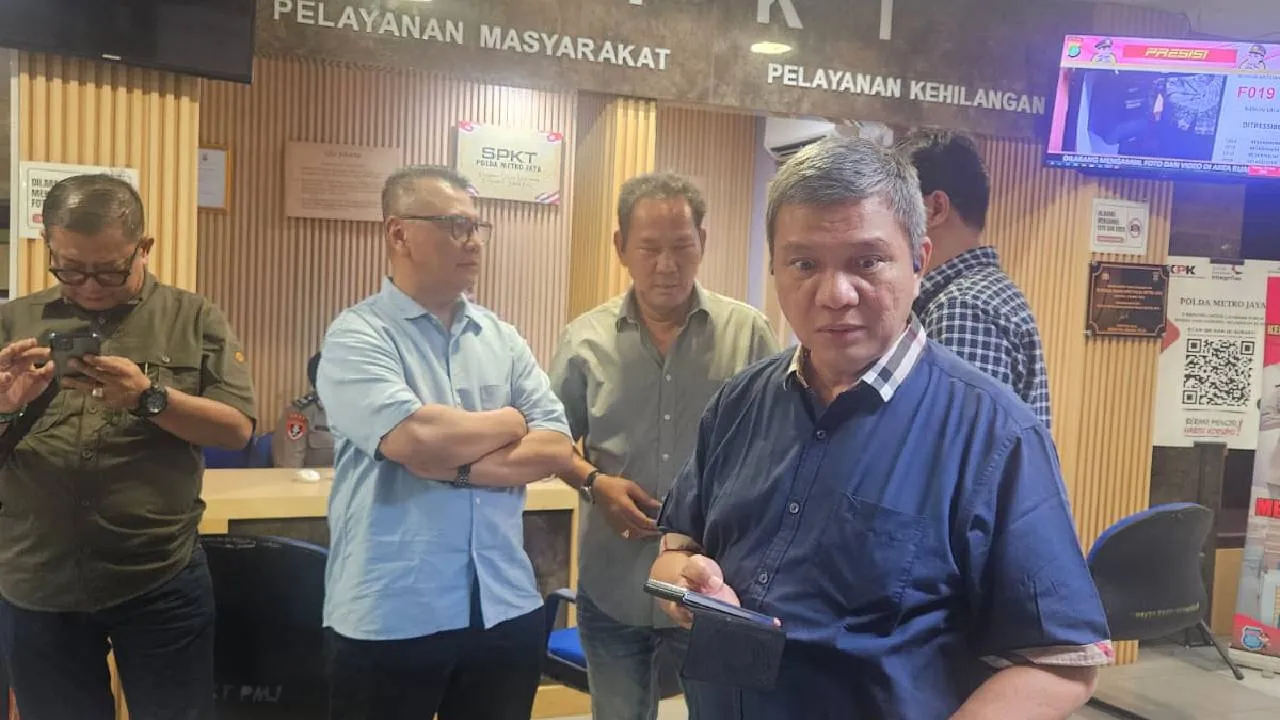 Dinilai Rendahkan Profesi Wartawan, PWI Resmi Laporkan Hotman Paris ke Polda Metro Jaya 1 Dinilai Rendahkan Profesi Wartawan, PWI Resmi Laporkan Hotman Paris ke Polda Metro Jaya