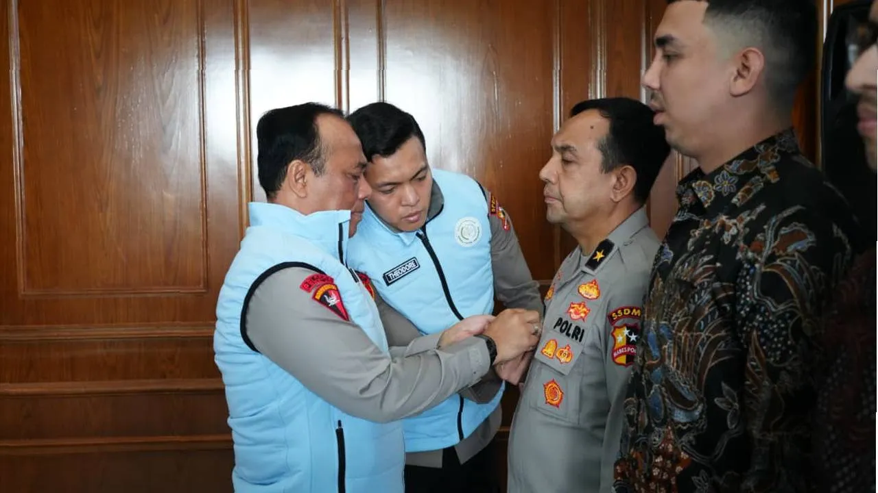 Polri Kukuhkan LP-KTB, Siapkan SMA Bertaraf Internasional Cetak Pemimpin Indonesia Emas 1 Polri Kukuhkan LP-KTB, Siapkan SMA Bertaraf Internasional Cetak Pemimpin Indonesia Emas