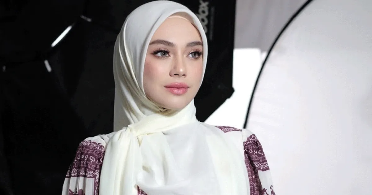 Isu Celine Evangelista Dikaitkan Jampidsus dan Jaksa Agung Kembali Viral, Begini Fakta Sebenarnya 1 Isu Celine Evangelista Dikaitkan Jampidsus dan Jaksa Agung Kembali Viral, Begini Fakta Sebenarnya