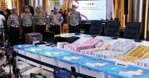 Pakar Pidana Peringatkan Bahaya Konflik Kepentingan, Minta KPK Ambil Alih Kasus yang Libatkan Eks Jampidsus 5 Pakar Pidana Peringatkan Bahaya Konflik Kepentingan, Minta KPK Ambil Alih Kasus yang Libatkan Eks Jampidsus