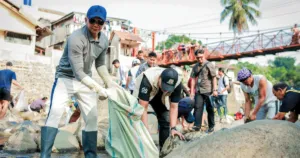 Warga RW 05 Sempur Bersihkan Sungai Ciliwung, Jenal Mutaqin: Menjaga Lingkungan Tanggung Jawab Bersama 5 Warga RW 05 Sempur Bersihkan Sungai Ciliwung, Jenal Mutaqin: Menjaga Lingkungan Tanggung Jawab Bersama