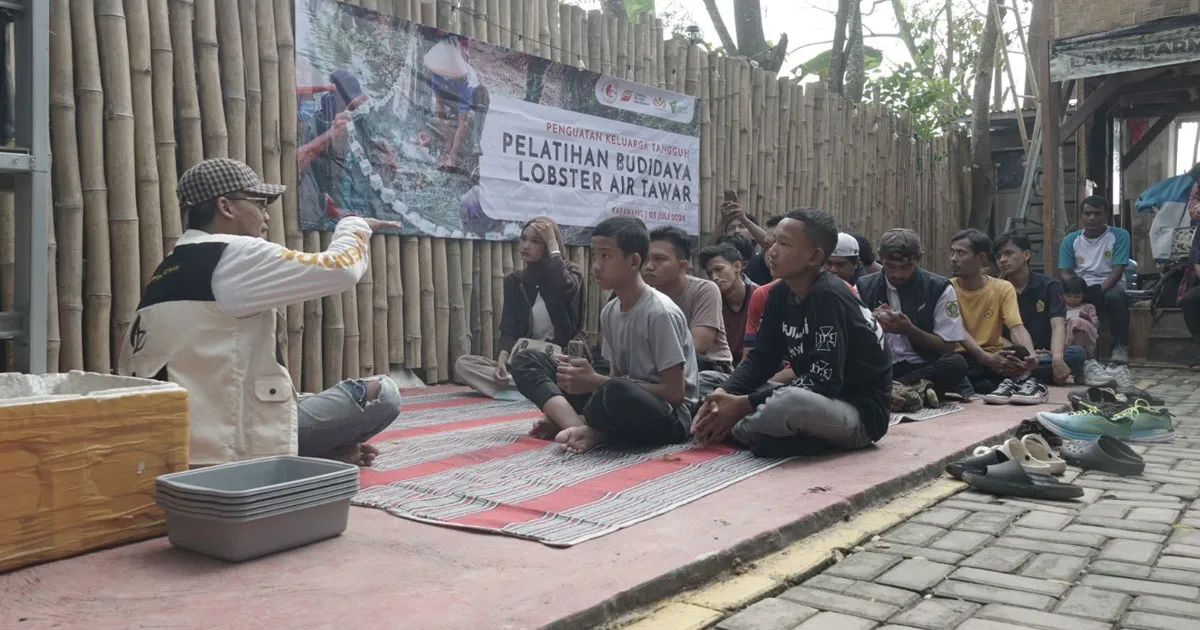 Pelatihan Budidaya Lobster Air Tawar Dompet Dhuafa Dorong Pemuda Karawang Jadi Wirausaha 1 Pelatihan Budidaya Lobster Air Tawar Dompet Dhuafa Dorong Pemuda Karawang Jadi Wirausaha