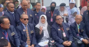 Dokter Tifa Menang di Tahap Eksepsi, Kirim Pesan Keras soal Polemik Ijazah Palsu Jokowi 9 Dokter Tifa Menang di Tahap Eksepsi, Kirim Pesan Keras soal Polemik Ijazah Palsu Jokowi